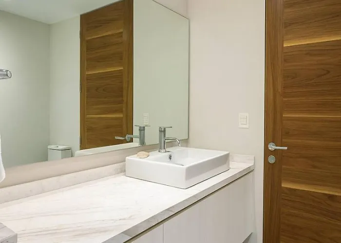 Two-bedroom Near 5th Ave And Gym